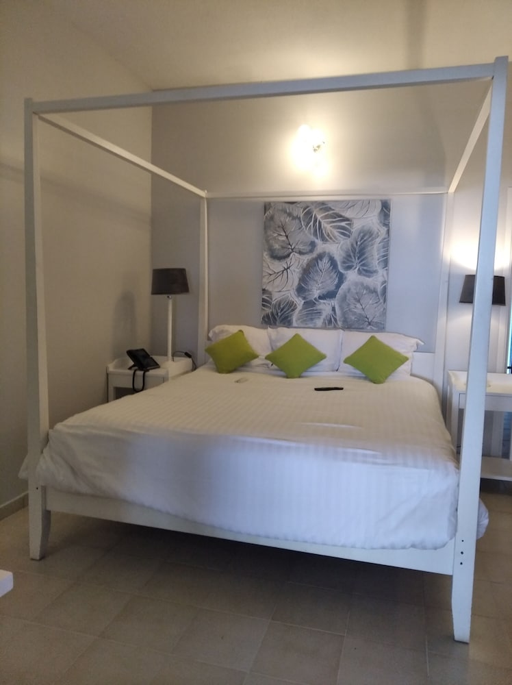 Hotel Fregate Bleue 20/72