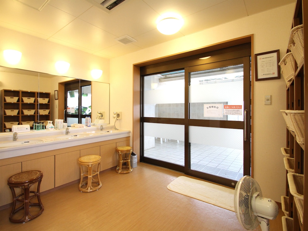Hotel Route Inn Nago 33/46