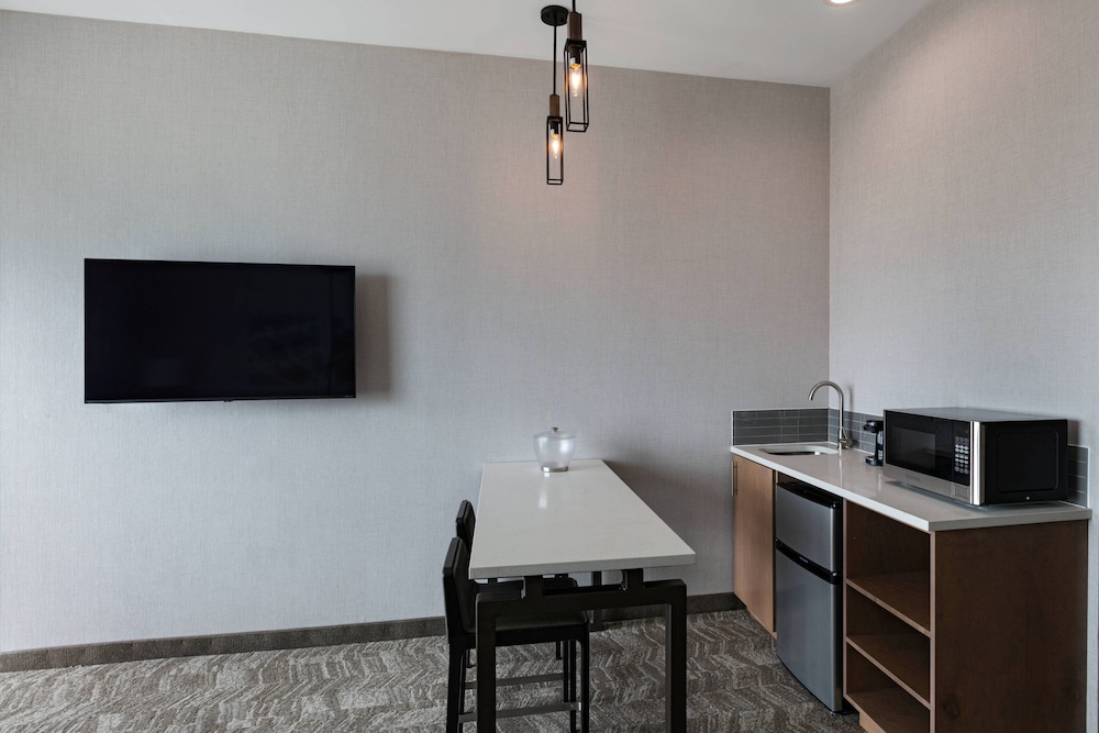 Springhill Suites By Marriott Waco 37/40
