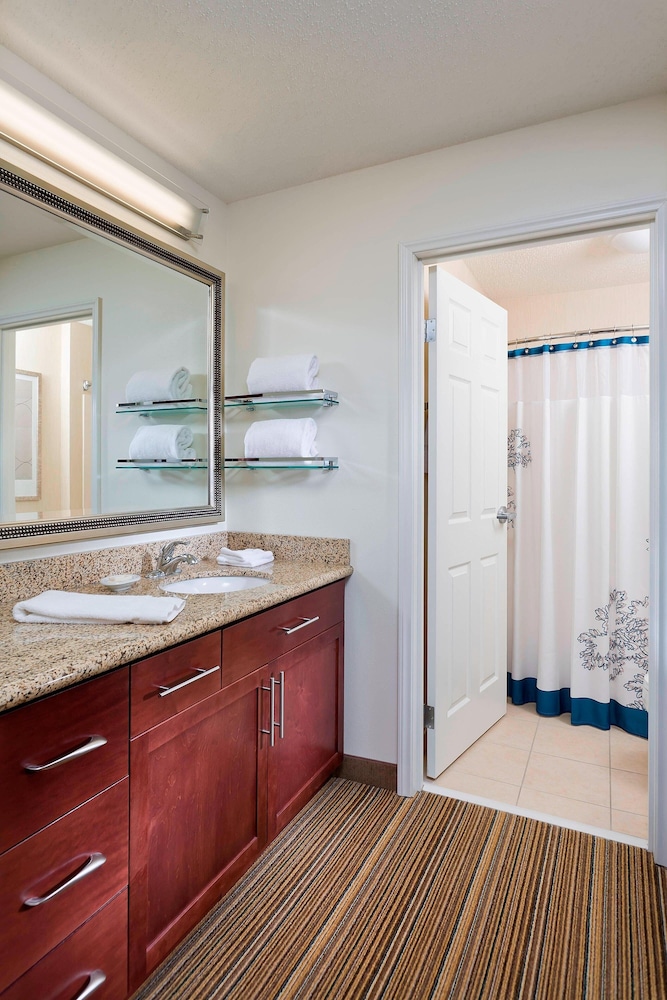 Residence Inn Houston The Woodlands / Lake Front Circle 15/50
