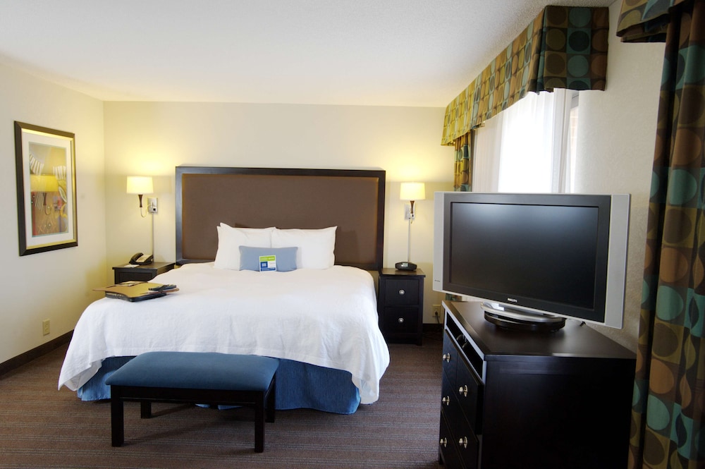 Hampton Inn And Suites Nashville Downtown Tn 32/53