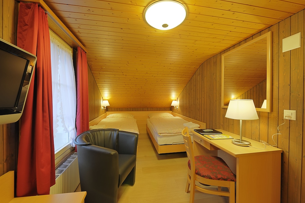 Rossli Hotel 44/64