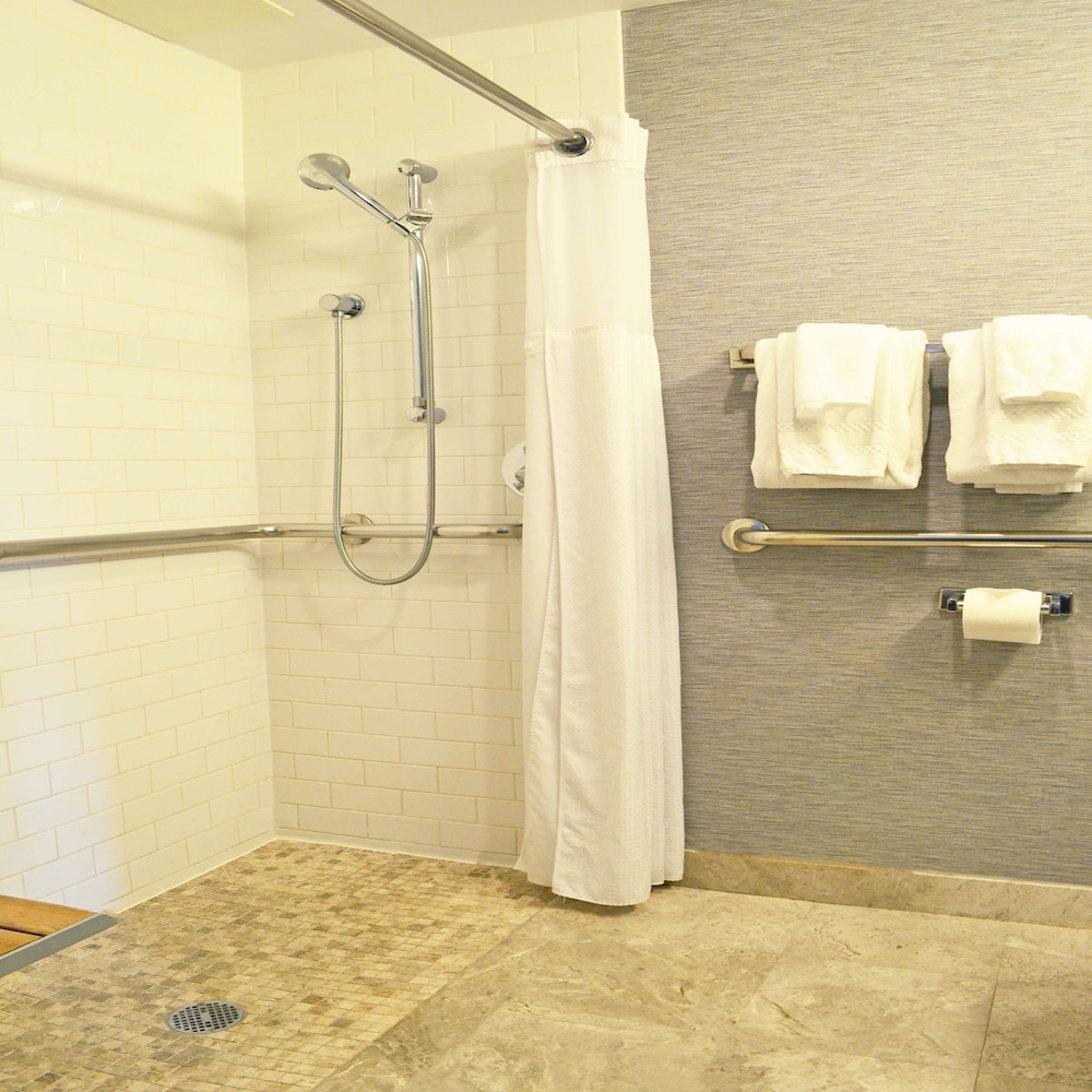 Distrikt Hotel New York City Tapestry Collection by Hilton 13/31