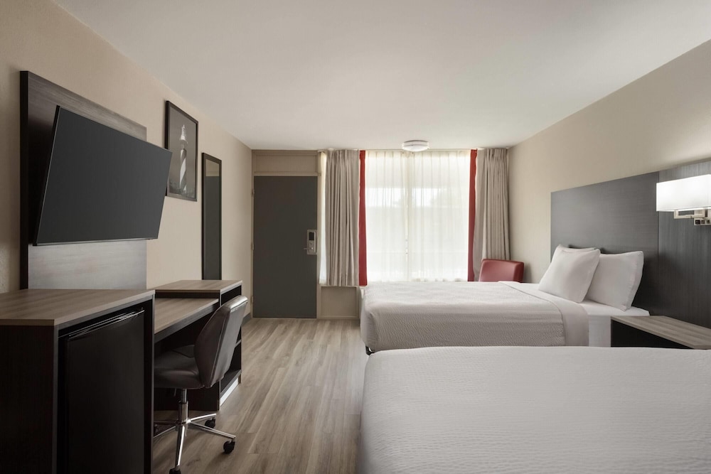Ramada by Wyndham Cocoa 24/59
