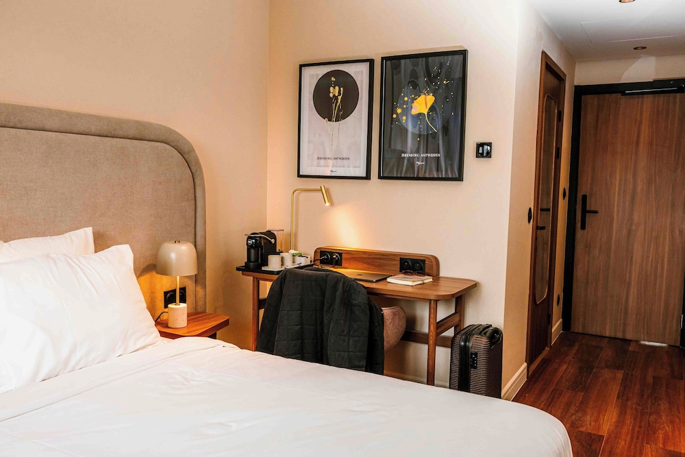 Junior Suite, City View