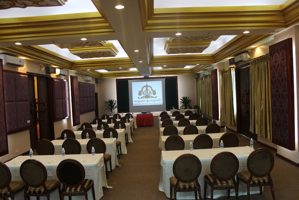 Phnom Penh Era Hotel 64/68