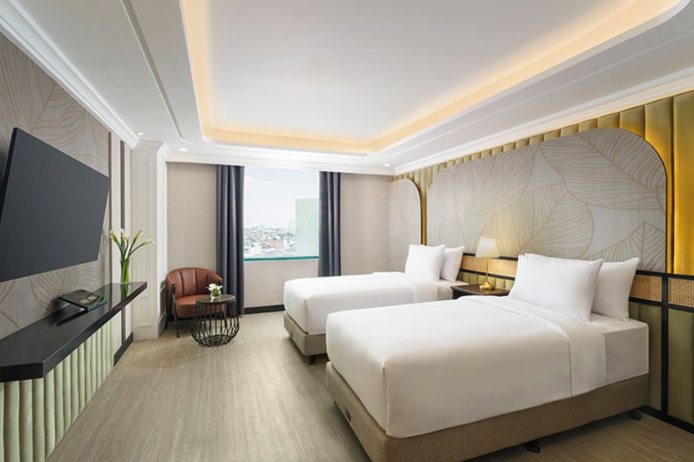 DELUXE, TWIN BEDS, CITY VIEW