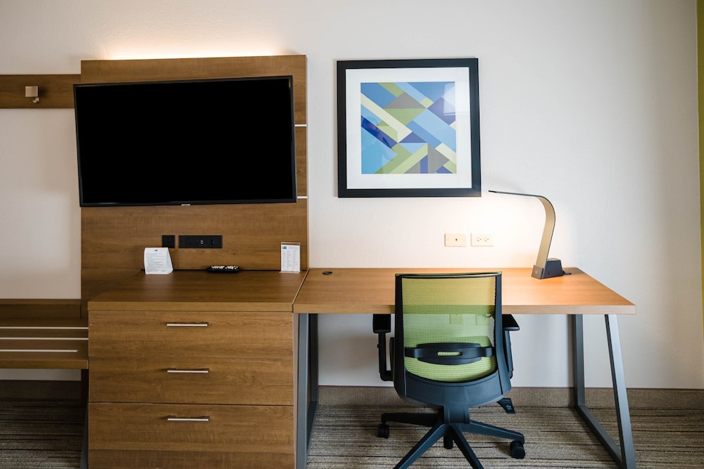 Holiday Inn Express Hoteland Suites Knoxville Farragut 48/63