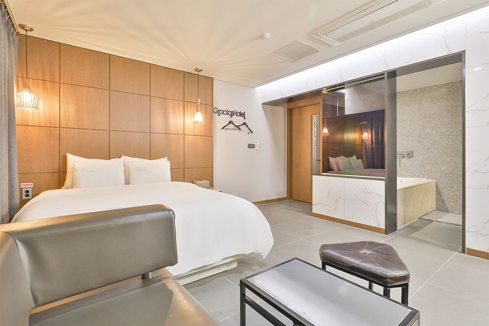 Gracias Hotel Gimhae 19/50