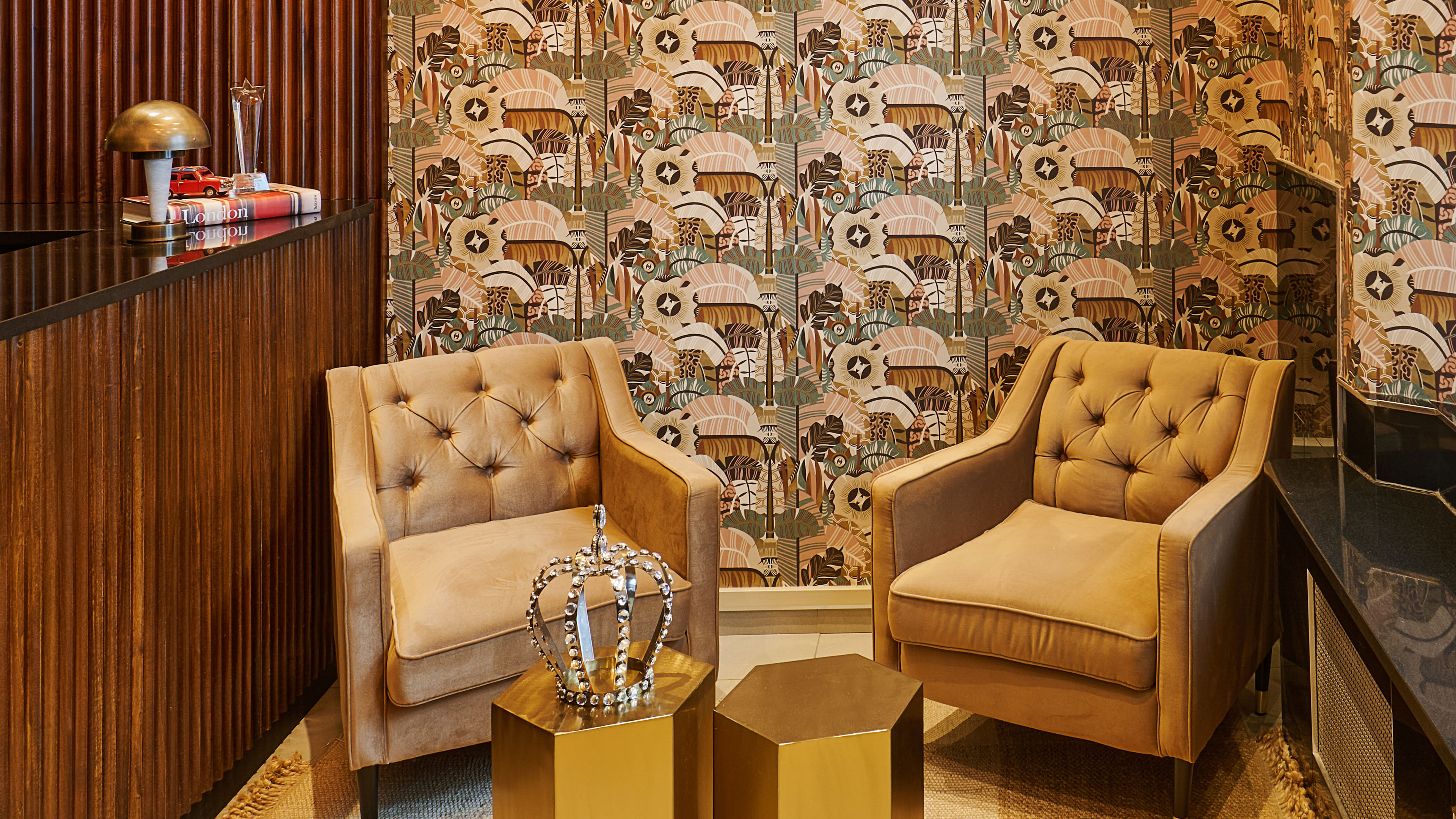 Huttons Hotel, Victoria London 51/63