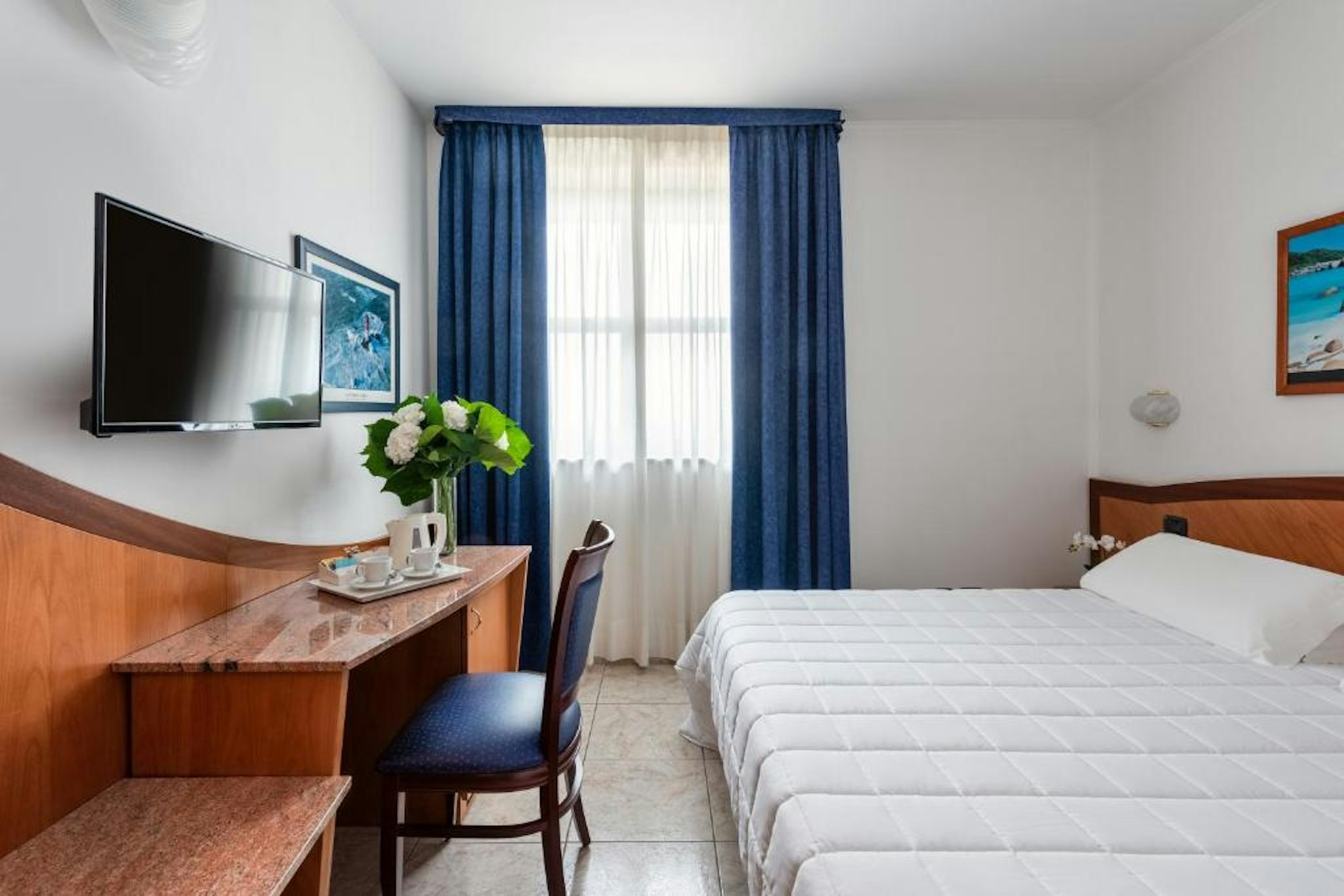 Rivoli Hotel 2/36