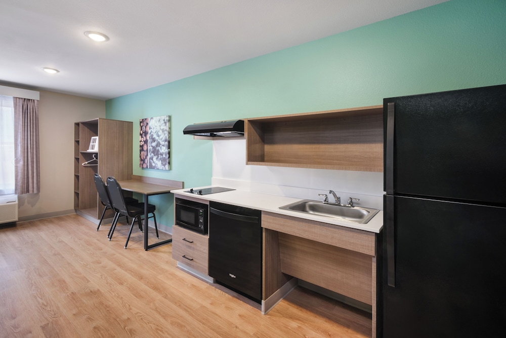 ECHO Suites Extended Stay by Wyndham Austin Round Rock 8/46