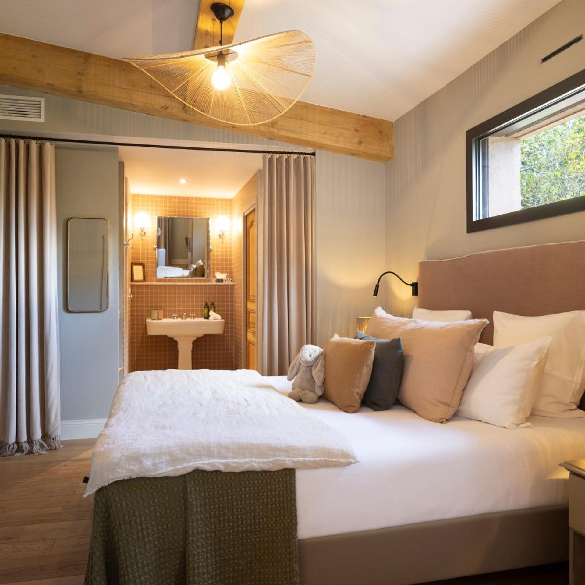 2 Bedrooms, Suite, with Pool
