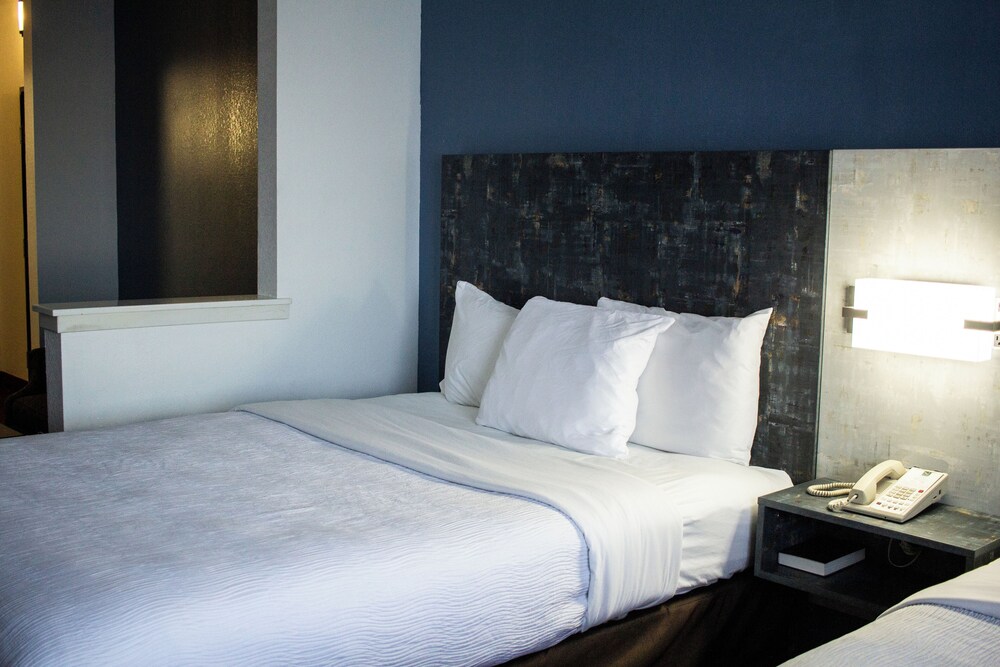 FairBridge Inn & Suites Cleburne 25/62