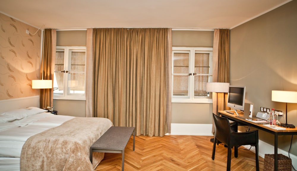 Cortiina Hotel 7/56
