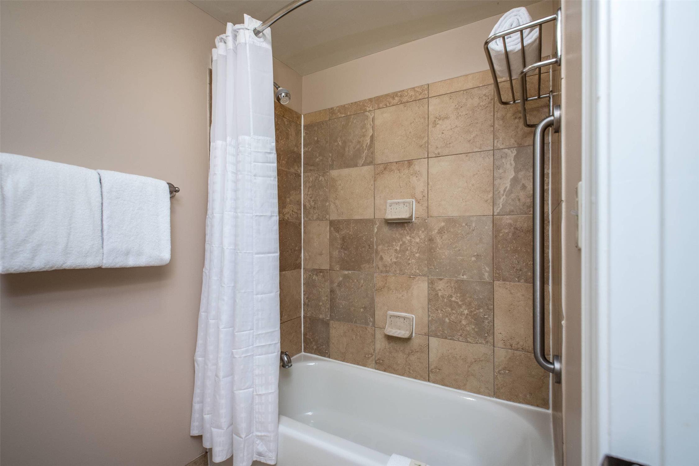 Clarion Collection Hotel Arlington Court Suites 24/28