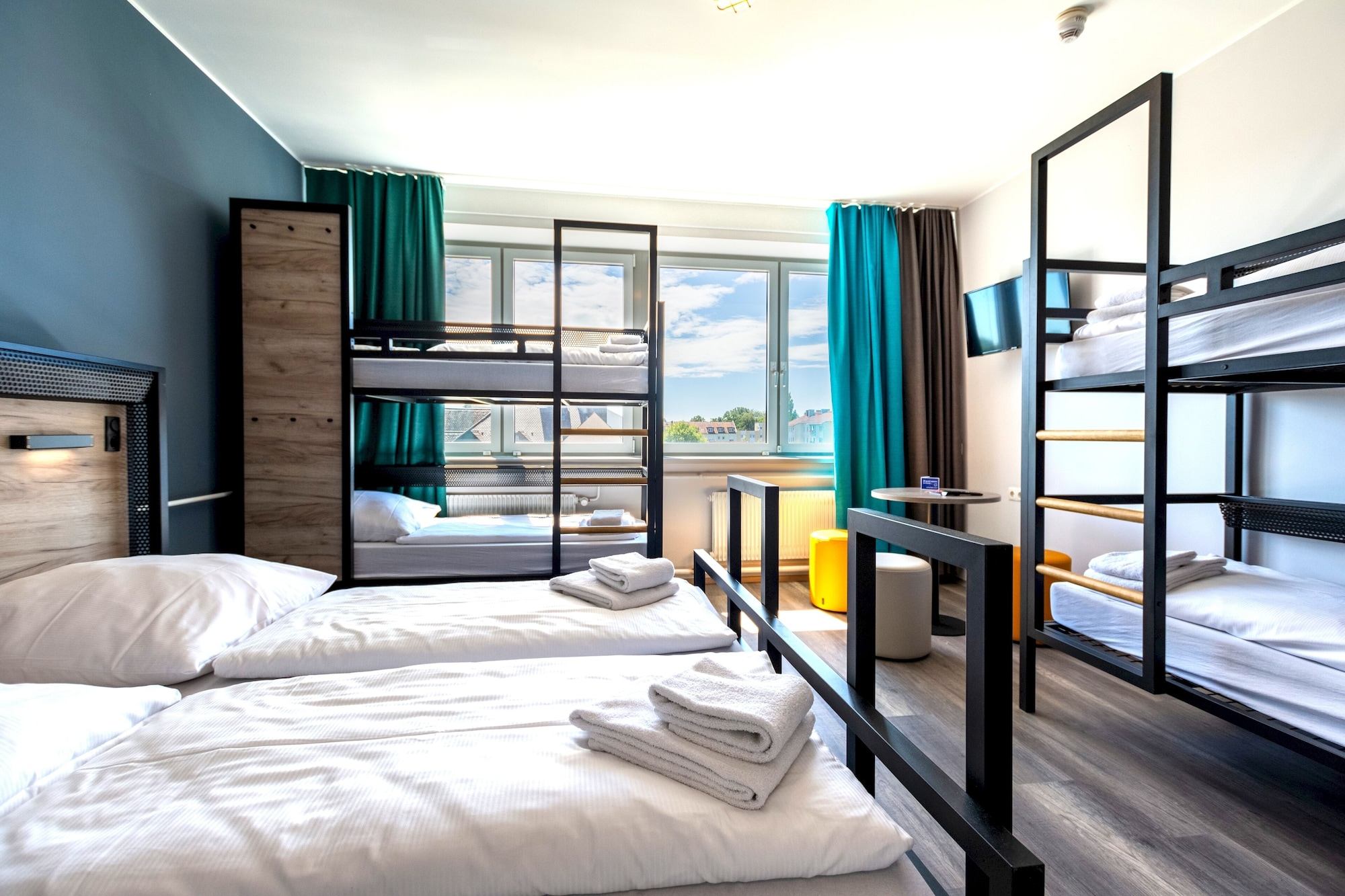 ROOM, 6 BEDS, TWIN BEDS, 2 BUNK BEDS