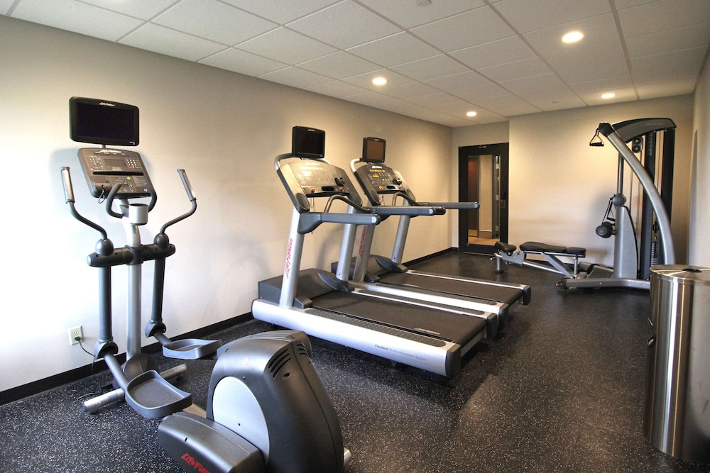 Country Inn & Suites By Radisson Sandusky South OH 16/32