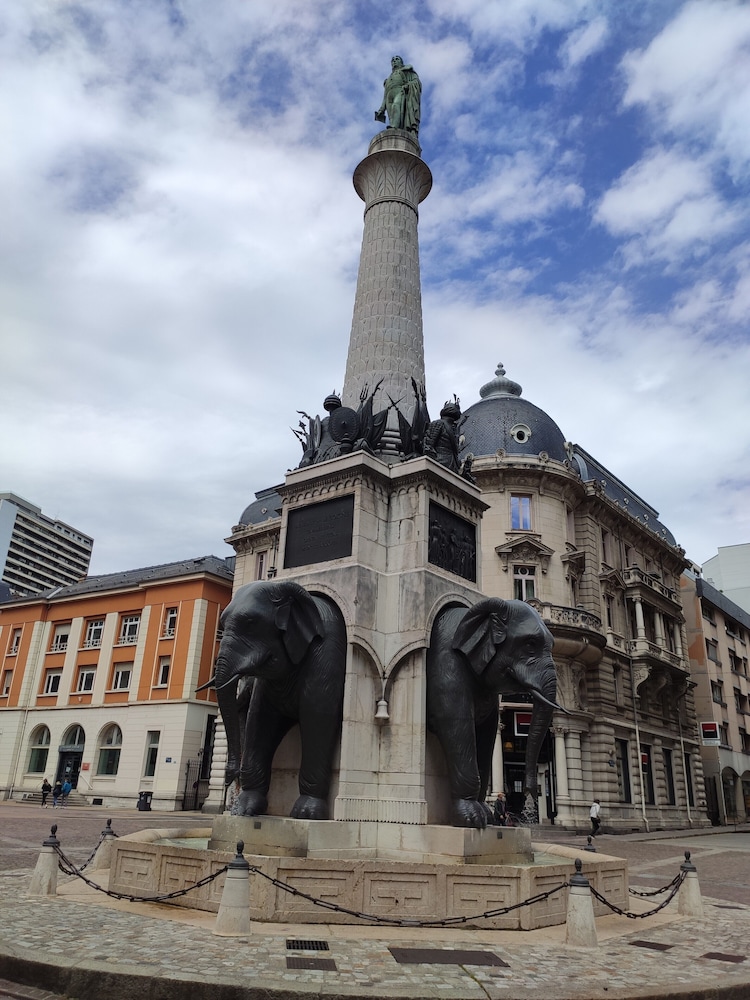 CAMPANILE CHAMBERY 3/41