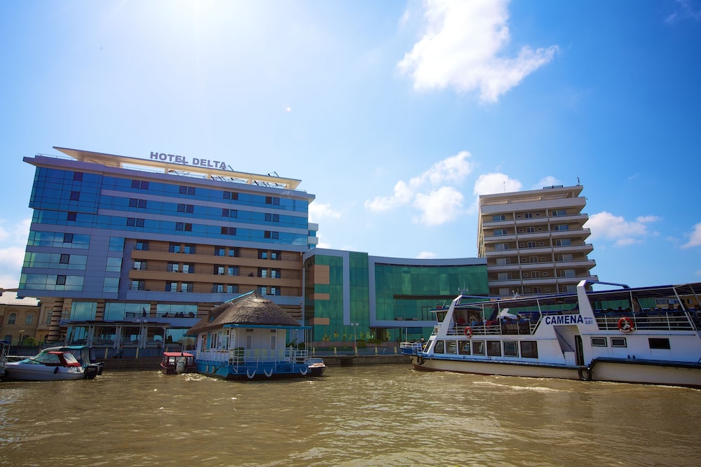 Hotel Delta 4 43/44