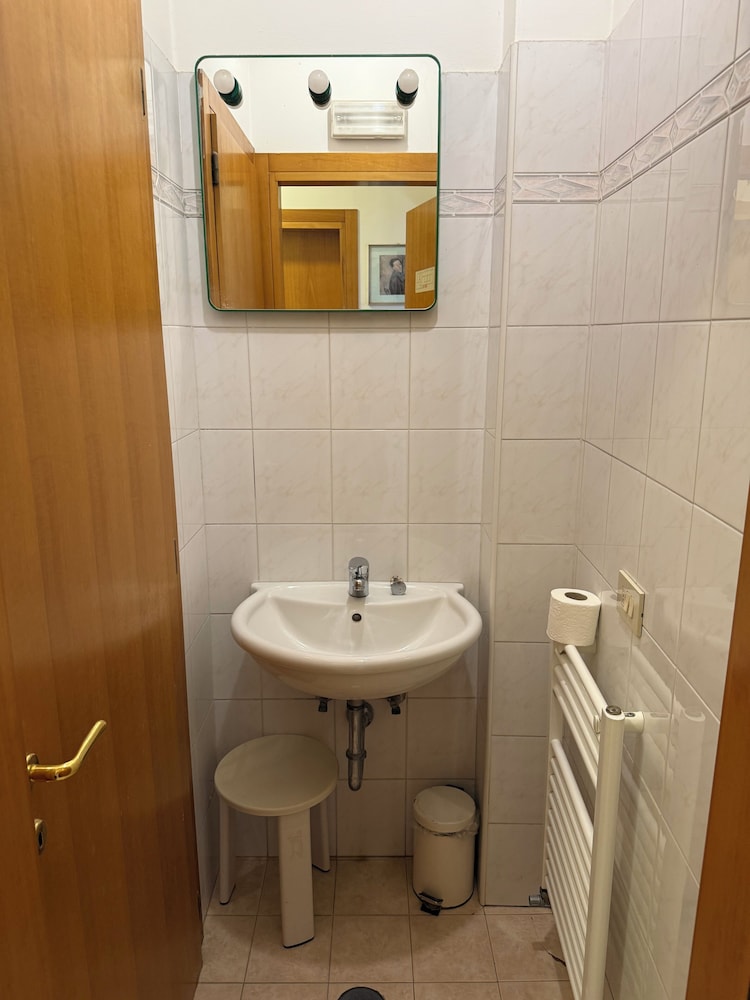 Hotel Adua 61/62