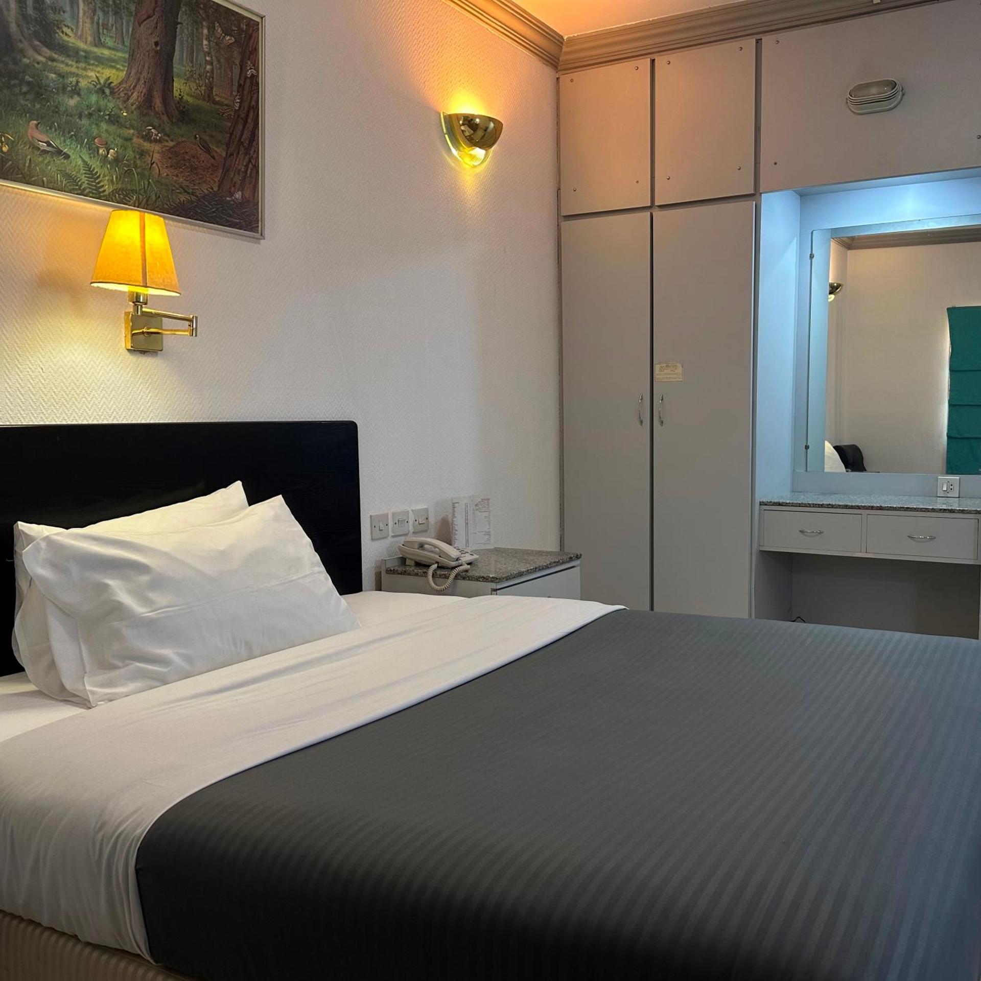 Standard, Double or Twin Bed