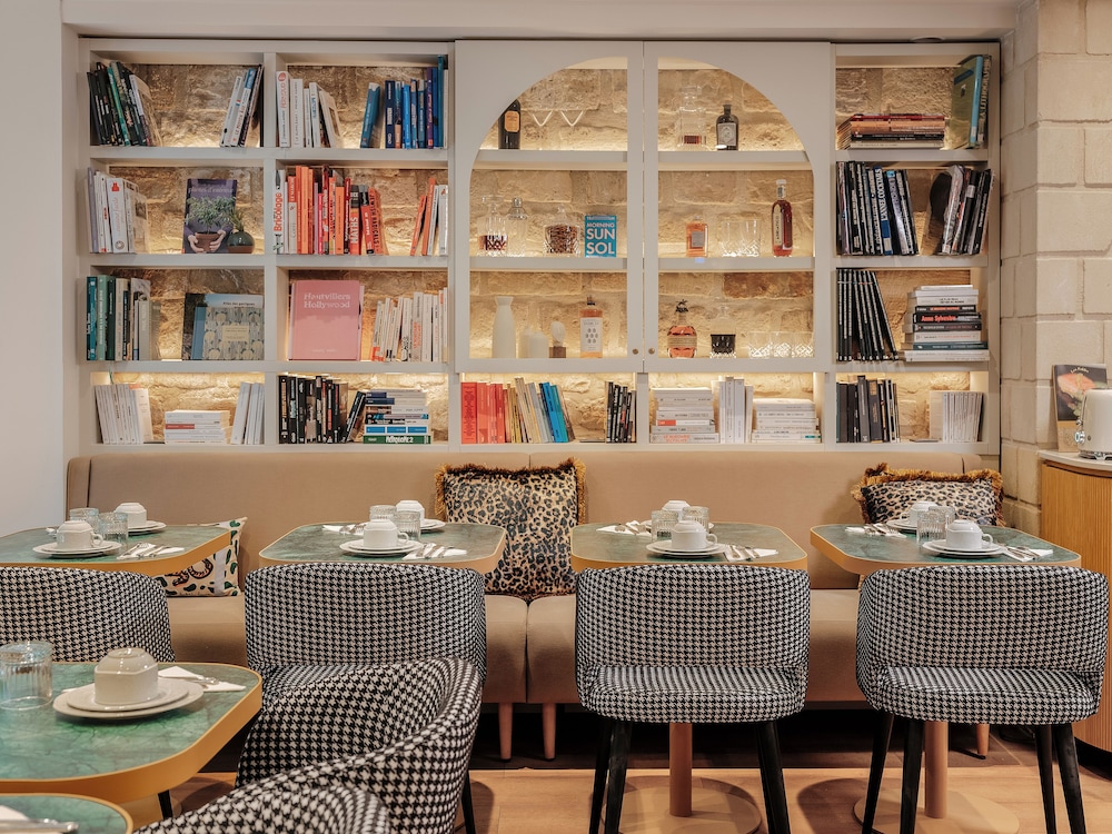 Hotel Zelie Champs-Elysees 37/50