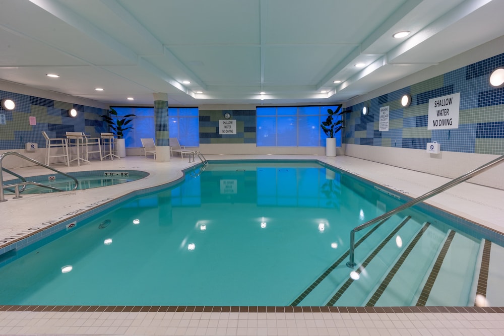 Holiday Inn Express Suites Vaughan 41/78