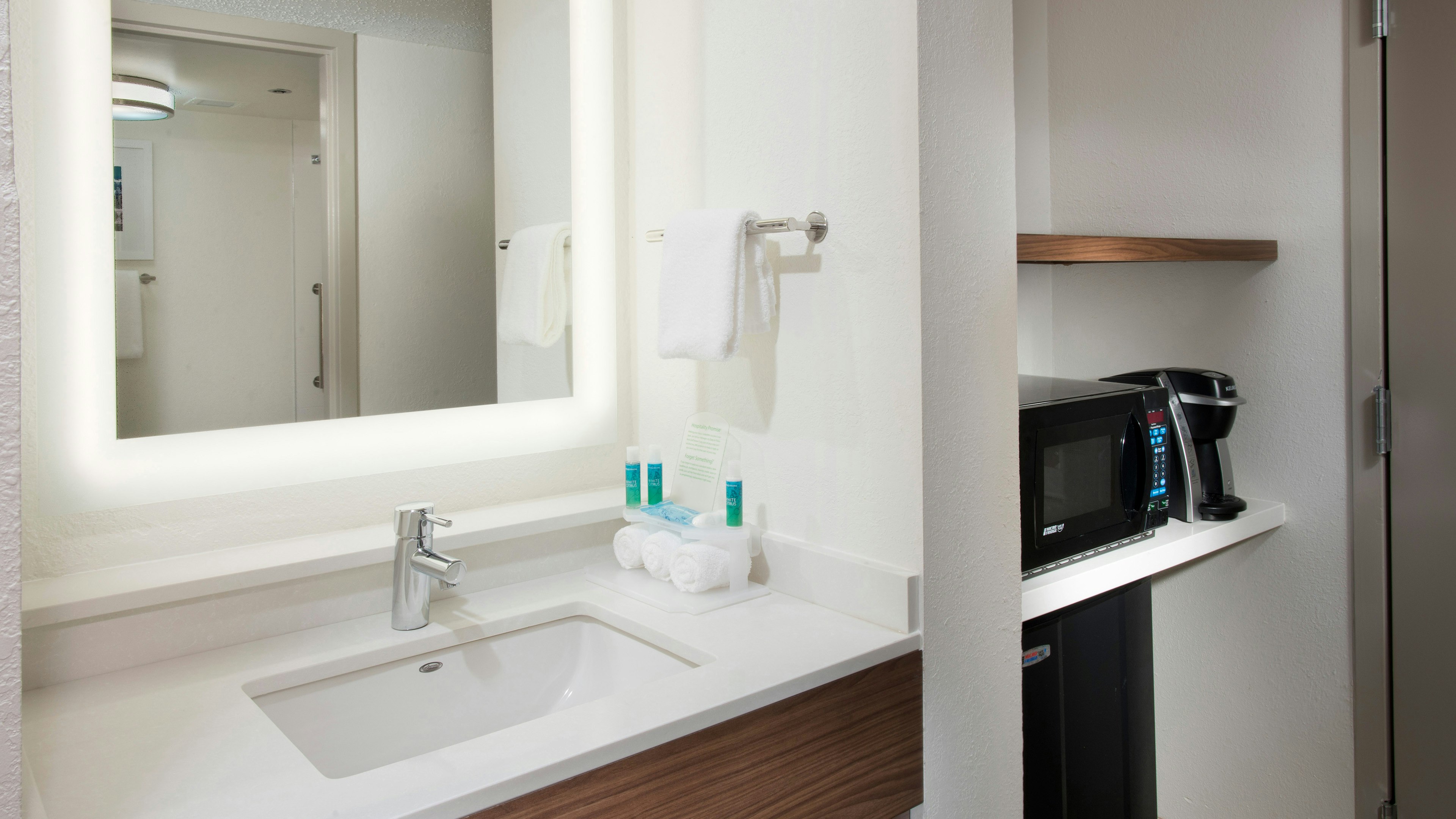 Holiday Inn Express Hilton Head Island 75/77