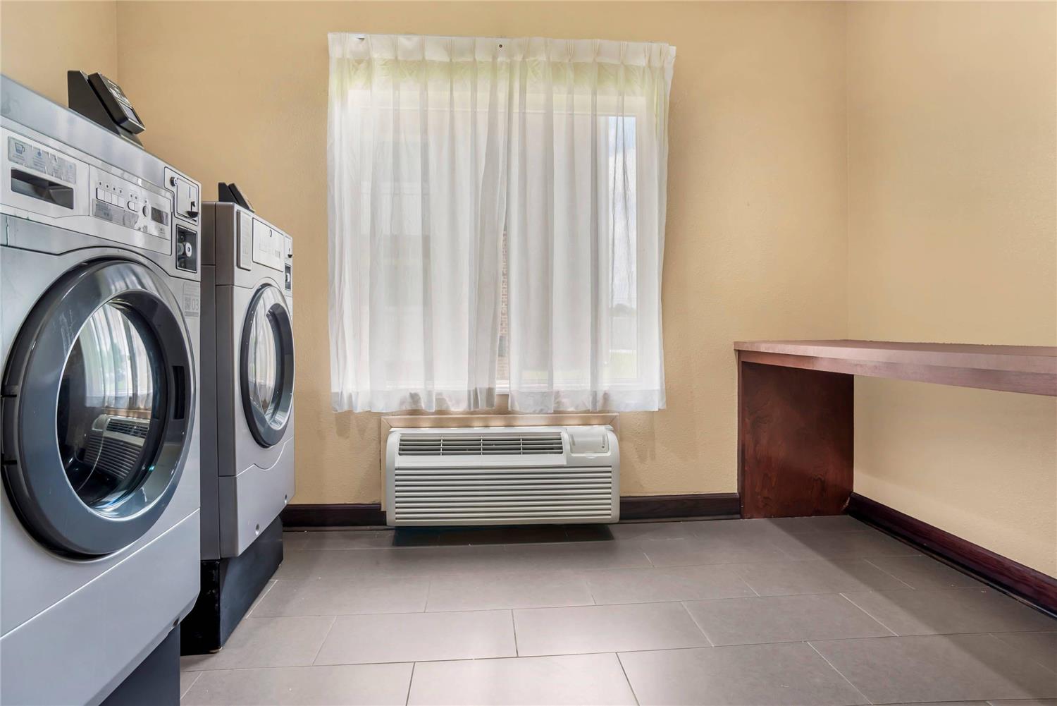 Comfort Suites Montgomery East Monticello Dr 10/47