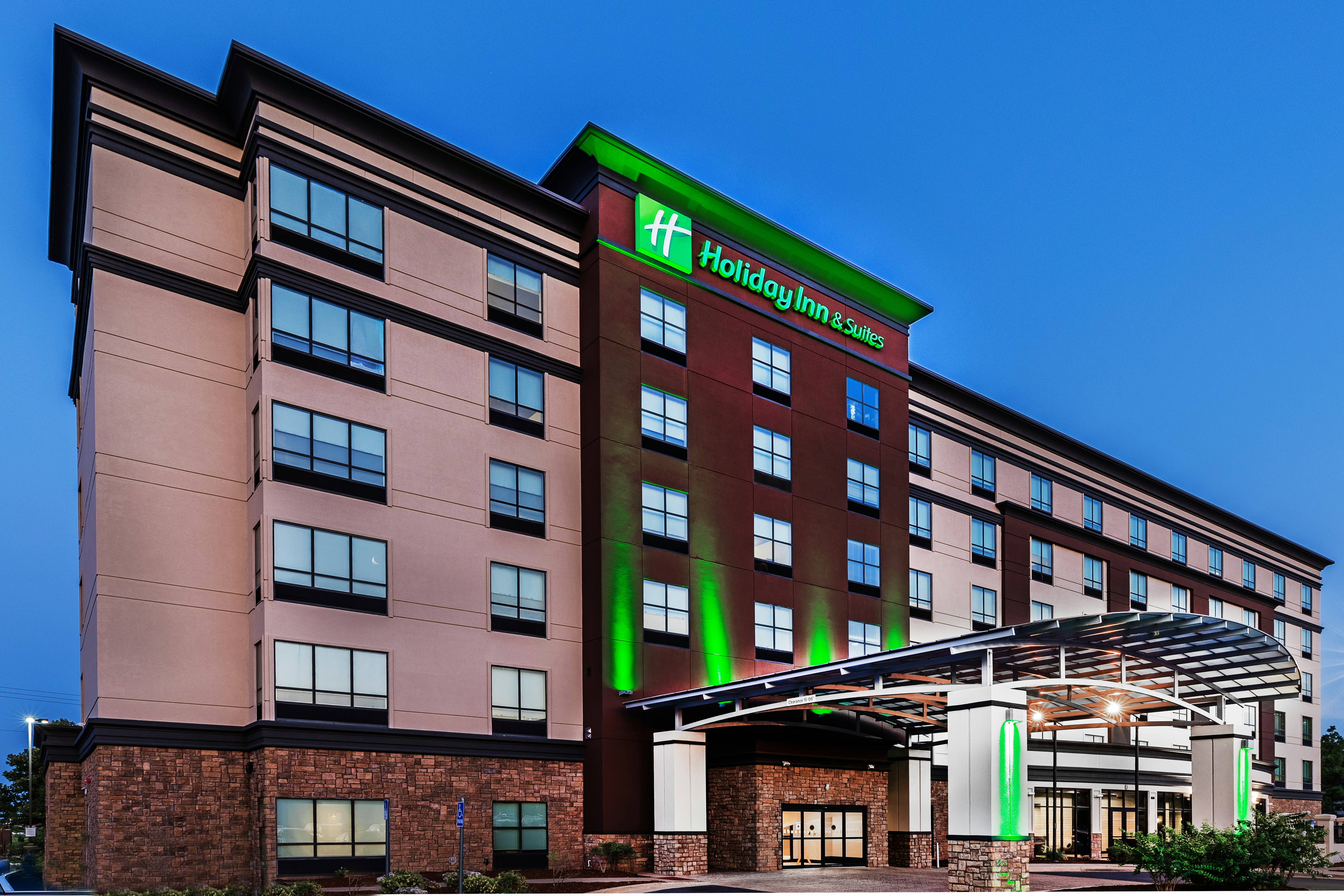 Holiday Inn Hotel & Suites Tulsa South 5/56