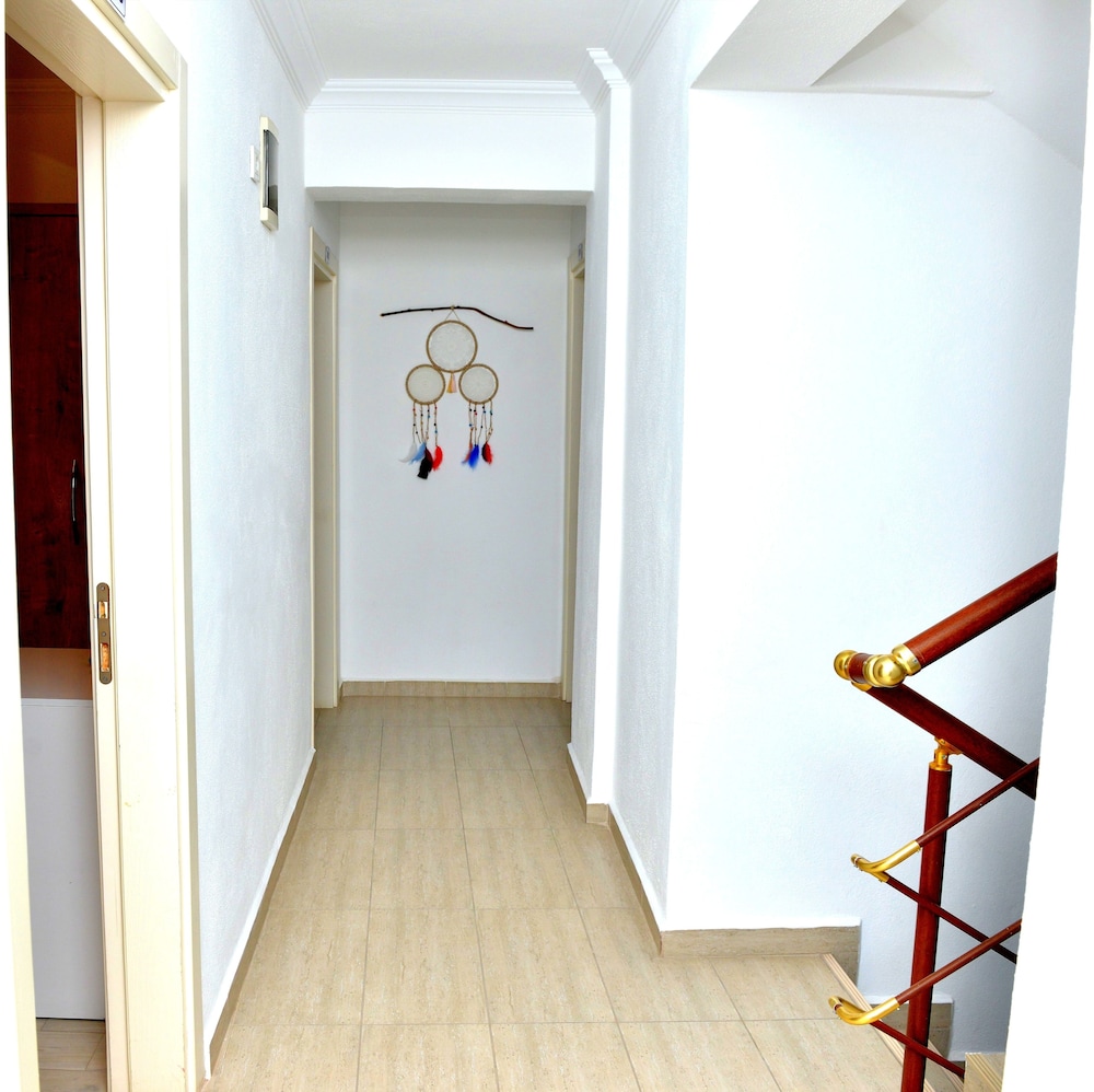 Valitsa Otel 3/33