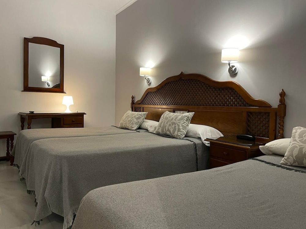 Room, Triple, 1 Double and 1 Single Bed