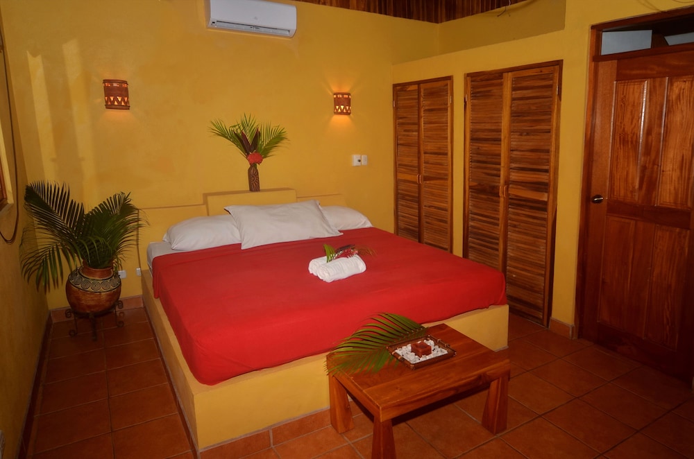 Esencia Hotel And Villas 35/65