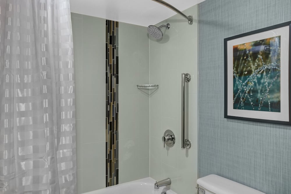 Hyatt Place Boise/Towne Square 12/70