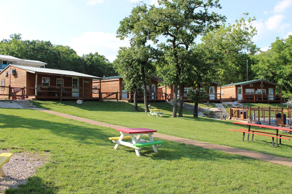 Ozark Village Resort 64/67