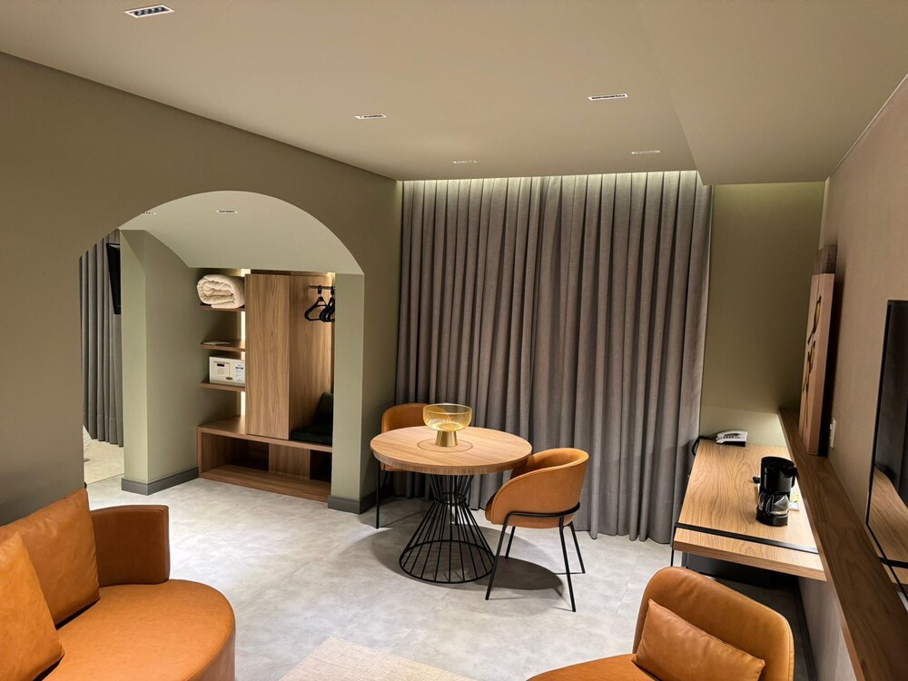 Mogano Hotel 41/61