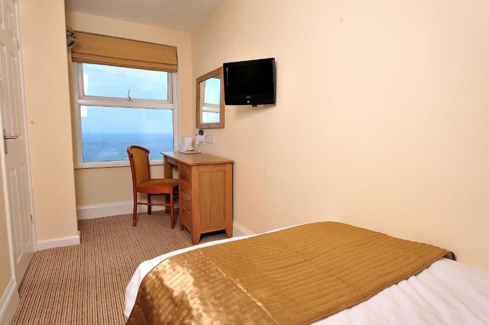 Pentire Hotel 25/63