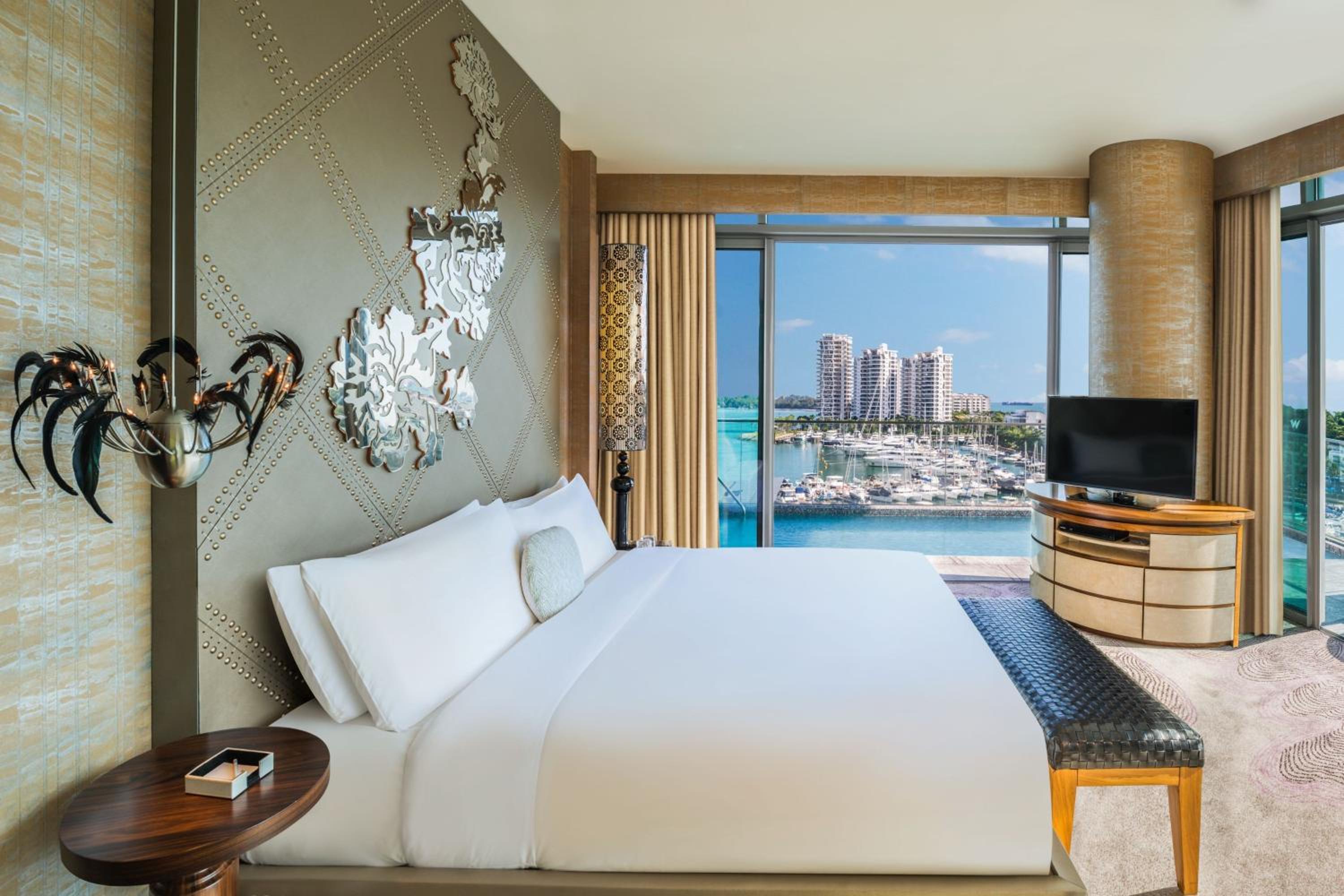 1 Bedroom, Escape, Suite, King Bed, Outdoor Pool, Balcony, Top Floor