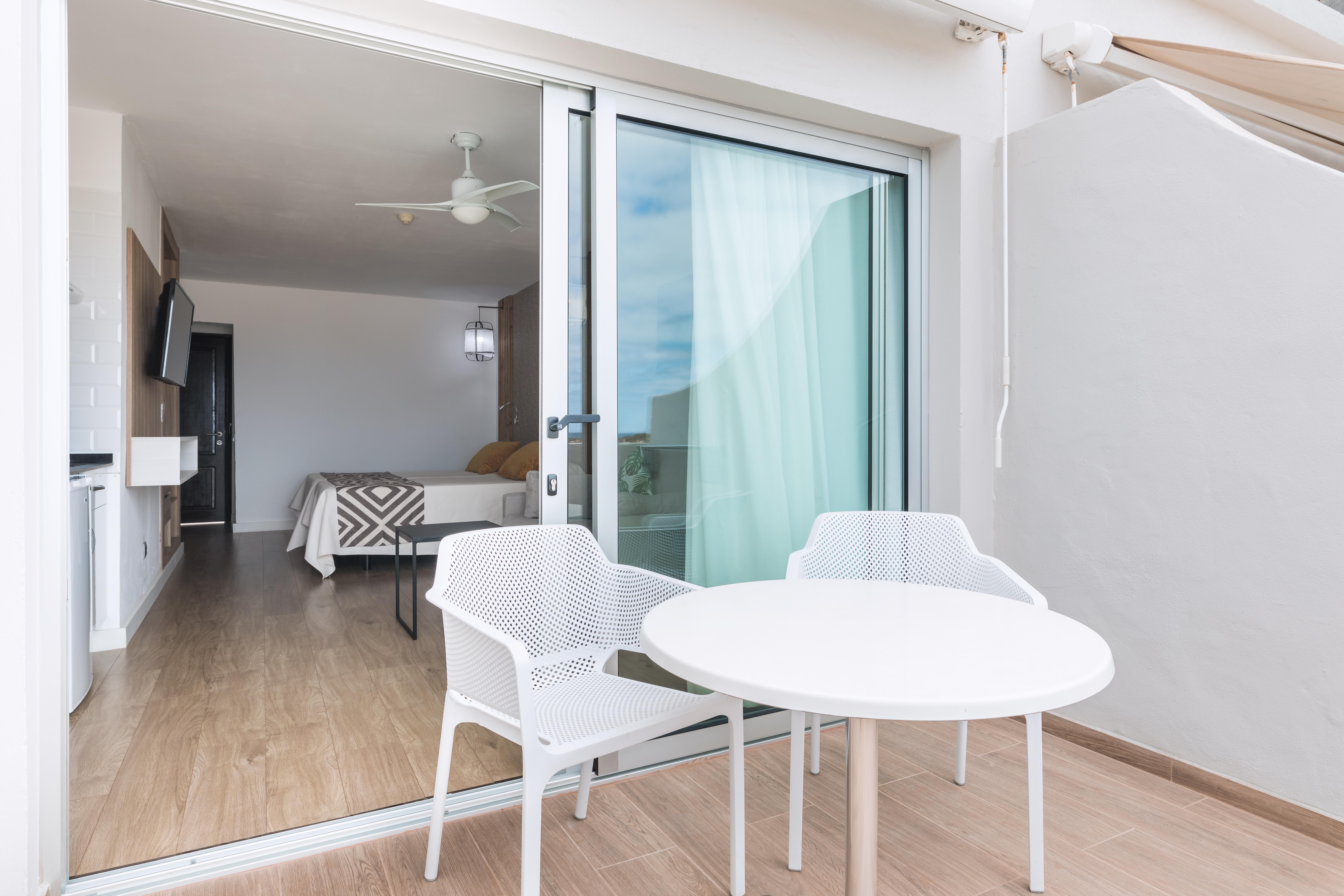 Studio, Pool View, Balcony or Terrace
