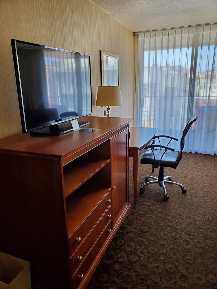 Royal Pacific Motor Inn 43/59