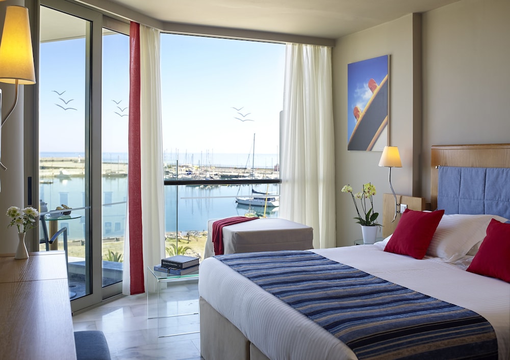 Kyma Suites Beach Hotel 17/50