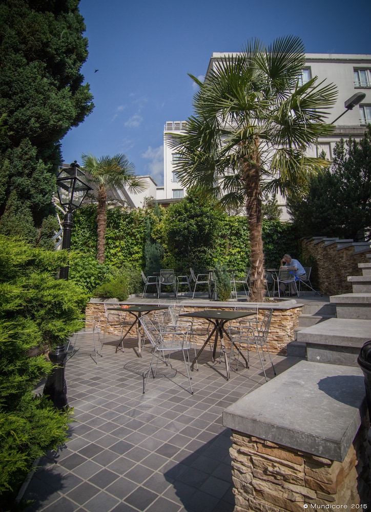 Hotel Christ Roi 61/64