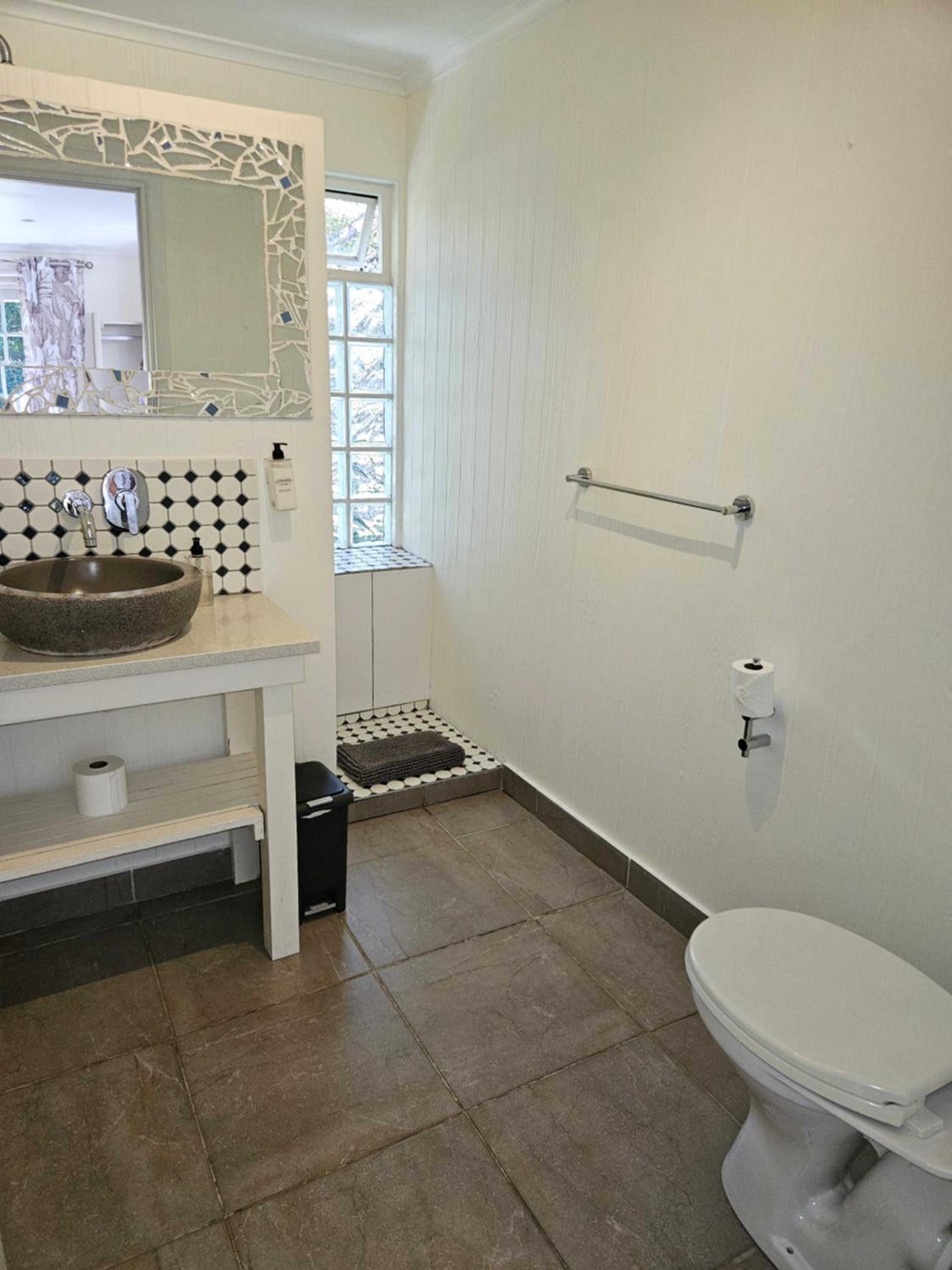 Stannards Guest Lodge 44/50