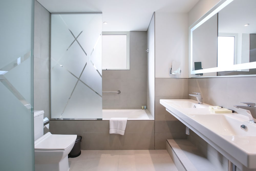 Sitara Hotel Apartment L.L.C 46/51