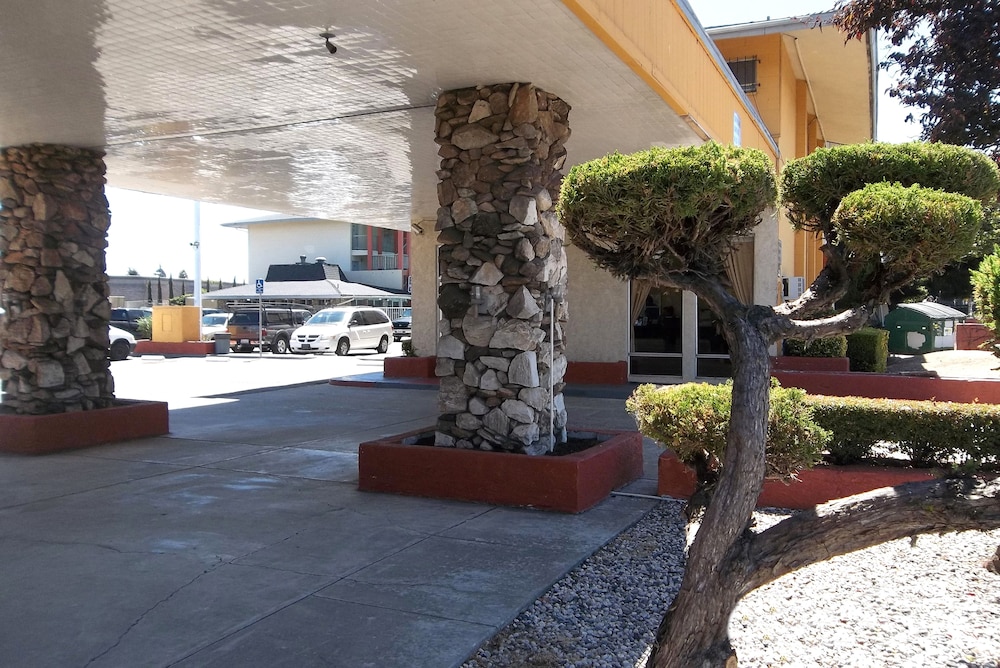 Heritage Inn Express Hayward 25/33