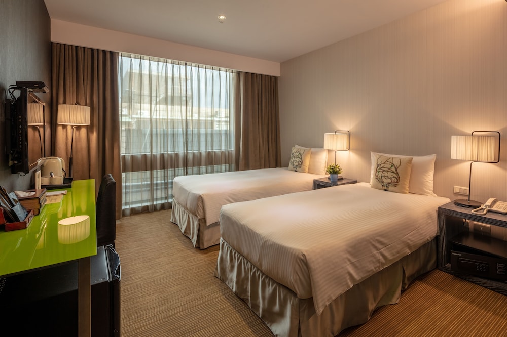 FINDERS HOTEL 15/50