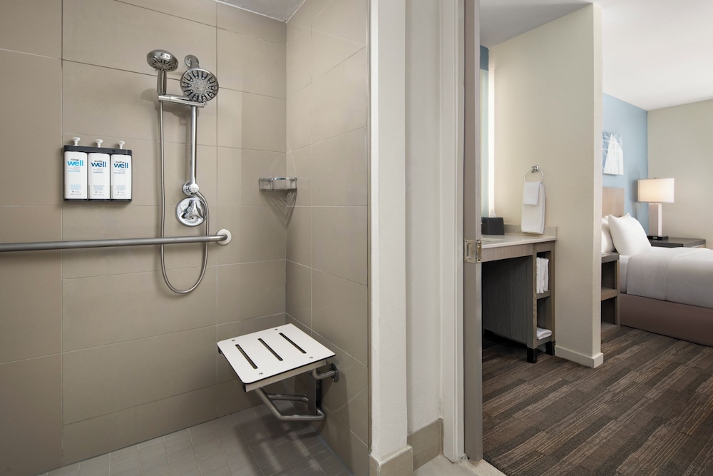 HYATT house Boston/Waltham 64/66