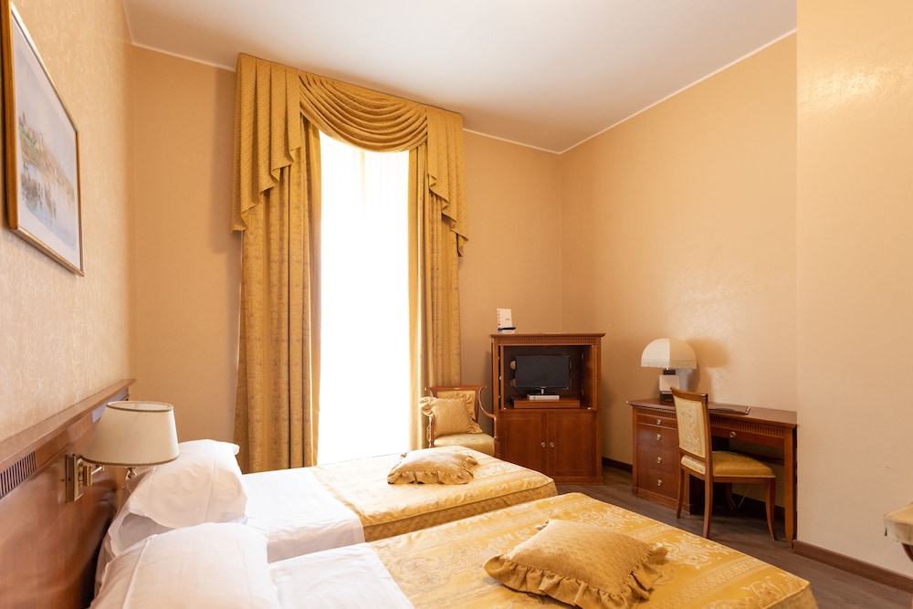 Excelsior Palace Hotel 24/72