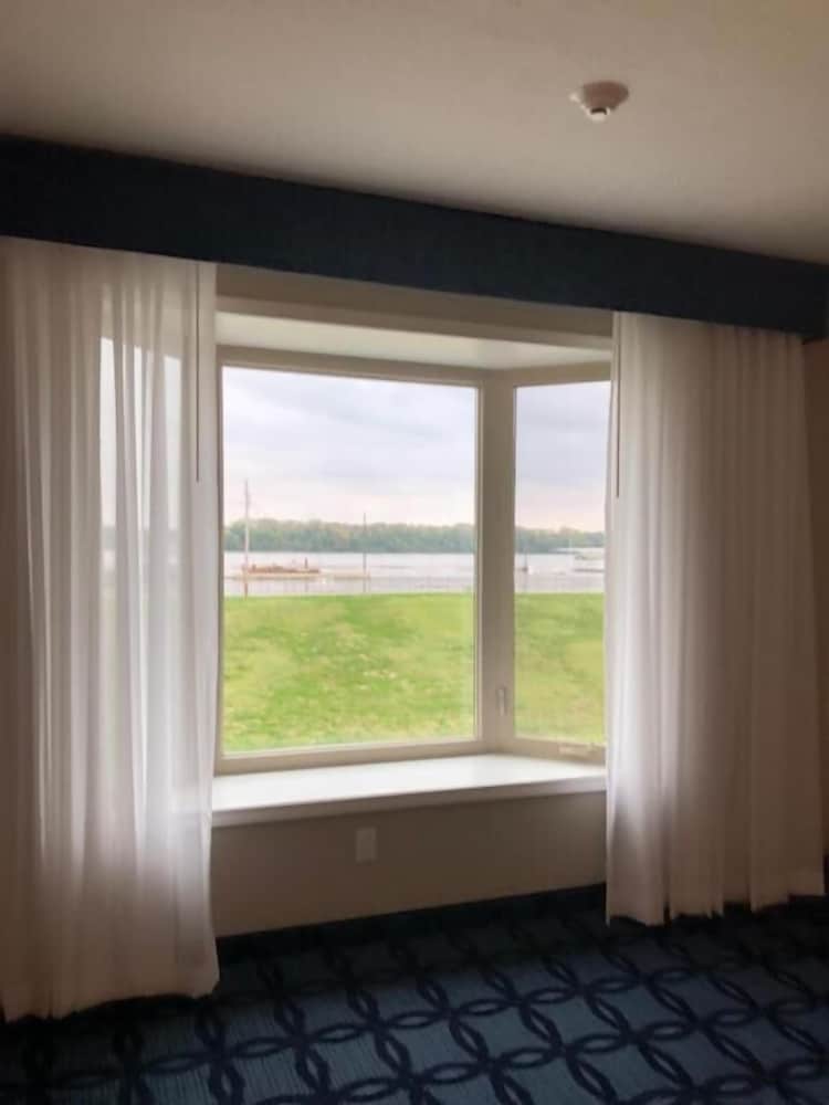 Riverside Inn 34/60